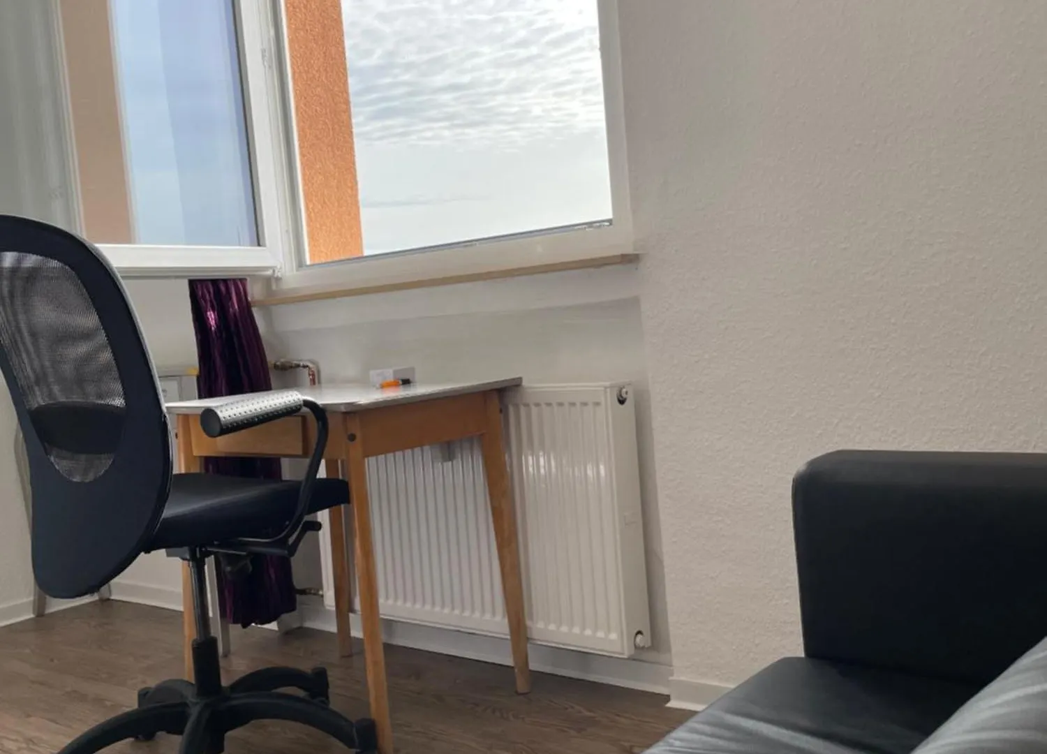 Homestay Room In Apartment Next To St Hbf Stuttgart