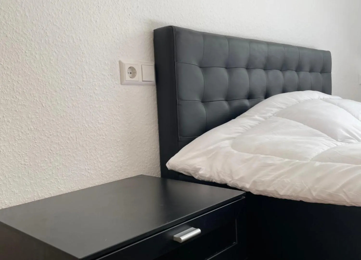 שטוטגרט Room In Apartment Next To St Hbf בית אירוח
